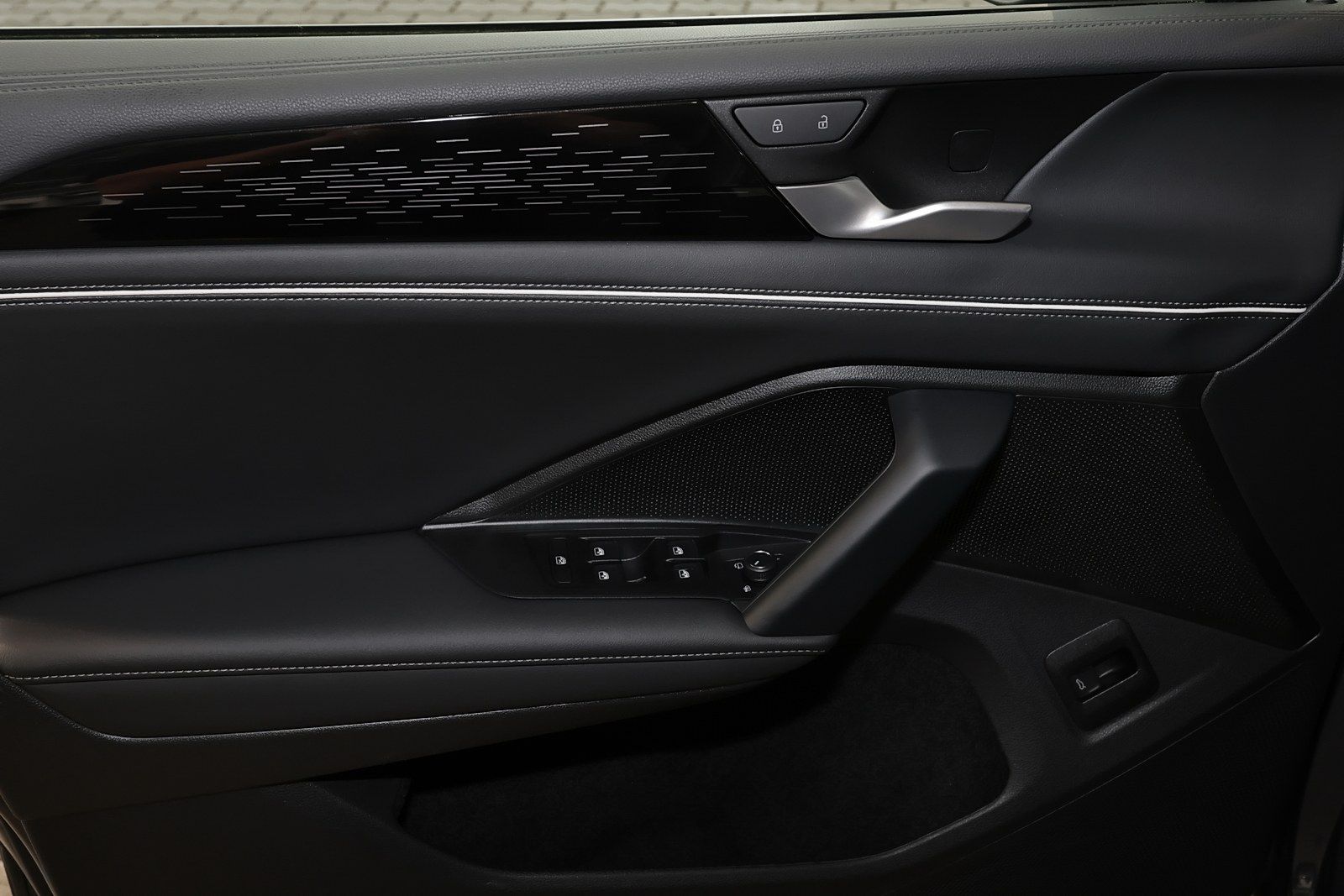 Volkswagen Tiguan AHK+ACC+KAMERA+TOTWINKEL+CARPLAY+LED+18"