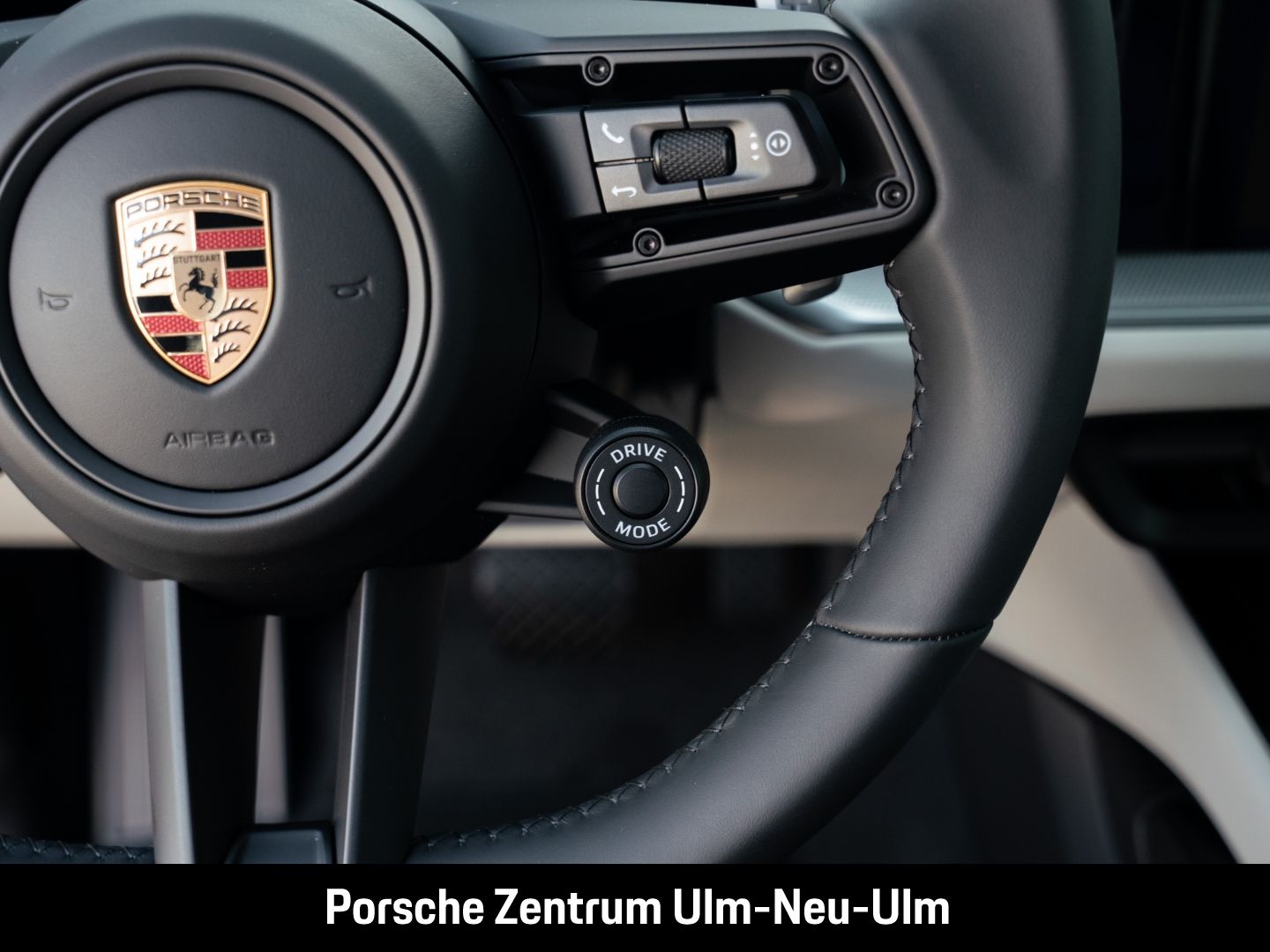 Porsche Cayenne E-Hybrid InnoDrive Head-Up Sitzbelüftung