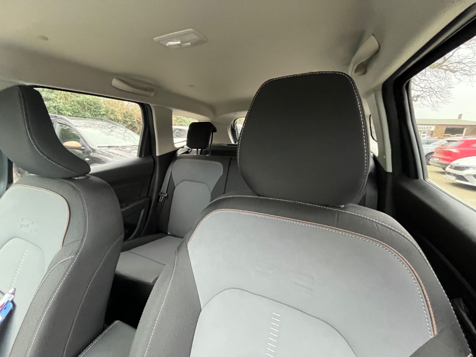 Dacia Duster II Extreme - Samsaru's Car Outlet
