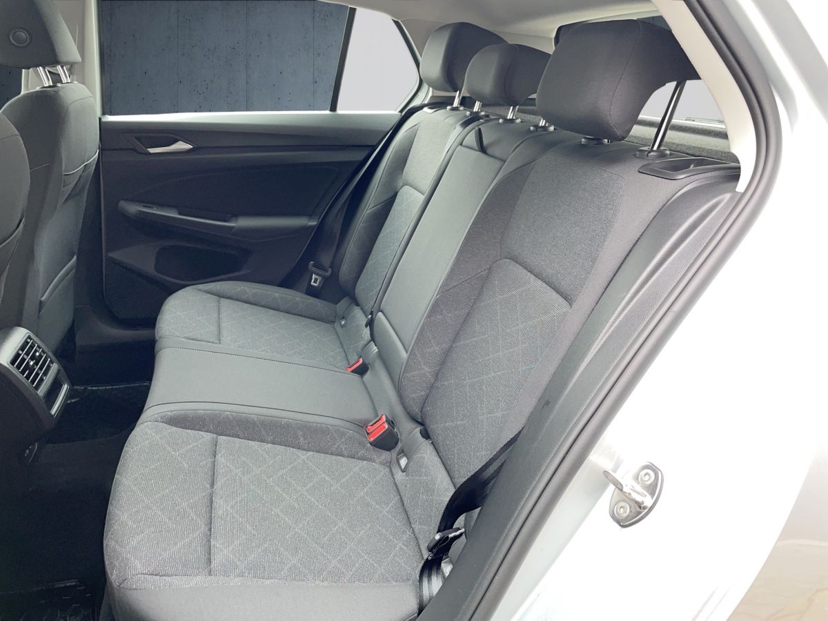 Volkswagen Golf VIII Life 1.5 TSI - Samsaru's Car Outlet