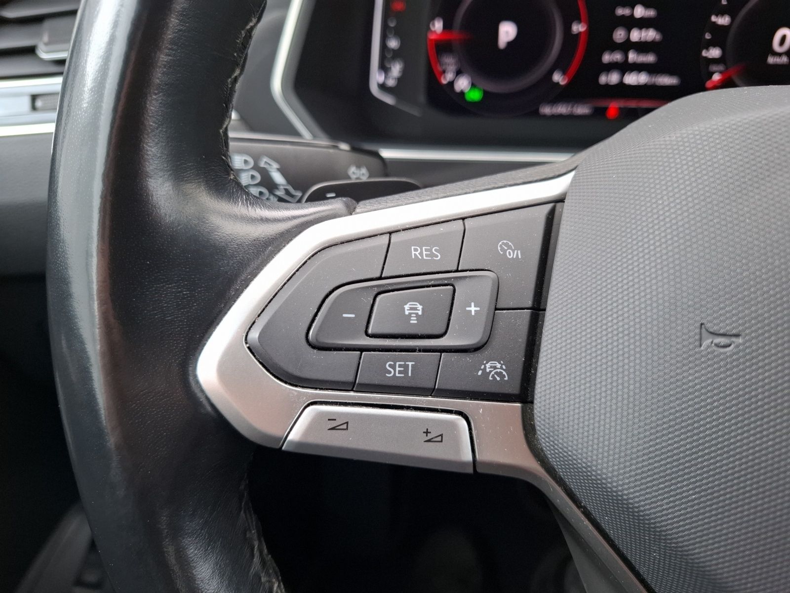 Volkswagen Tiguan Allspace TDI Elegance DSG 4M Standhzg Mat