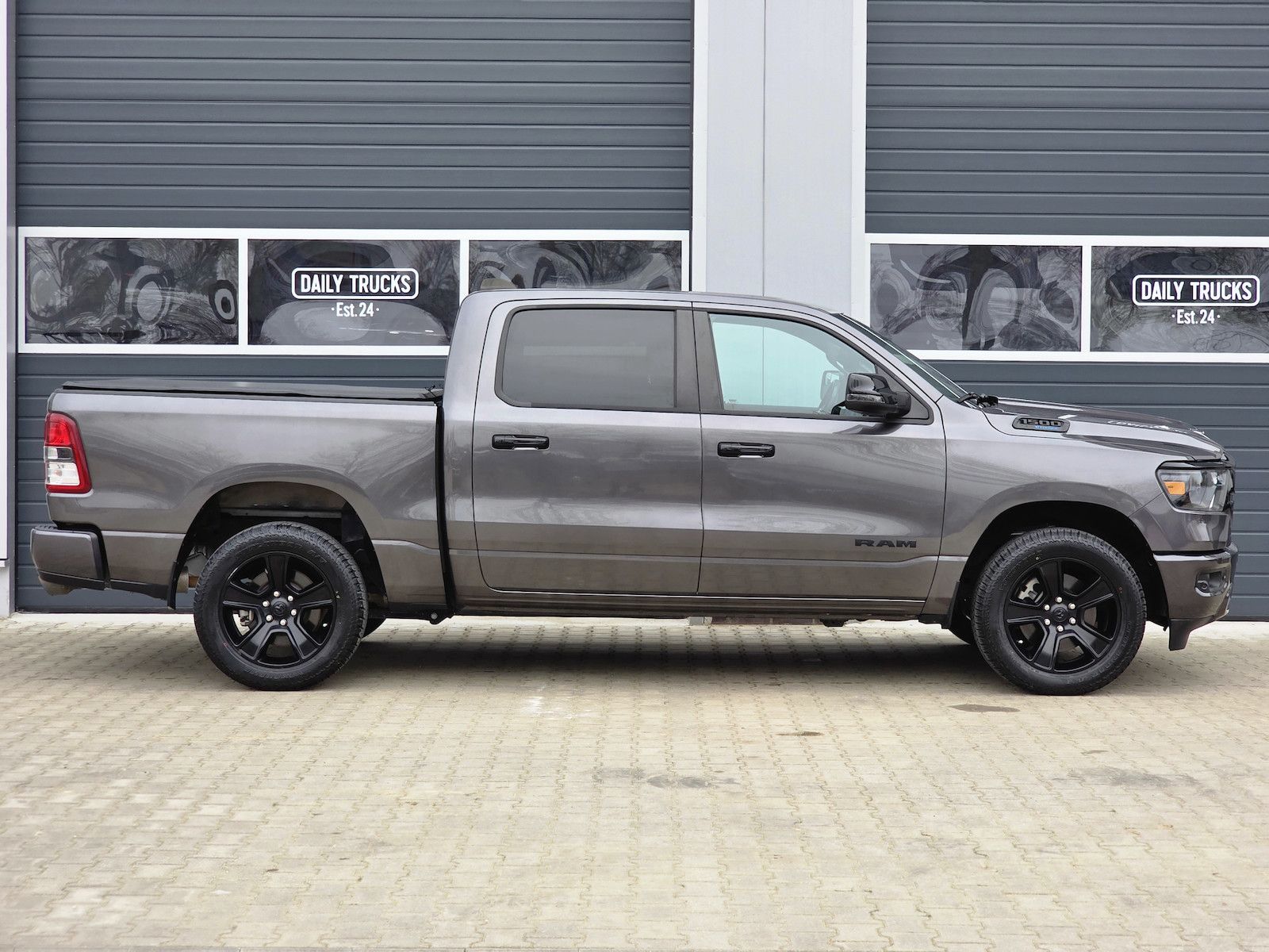 Dodge RAM 1500 5.7 4x4 Bighorn Night Kamera 12´´ PDC