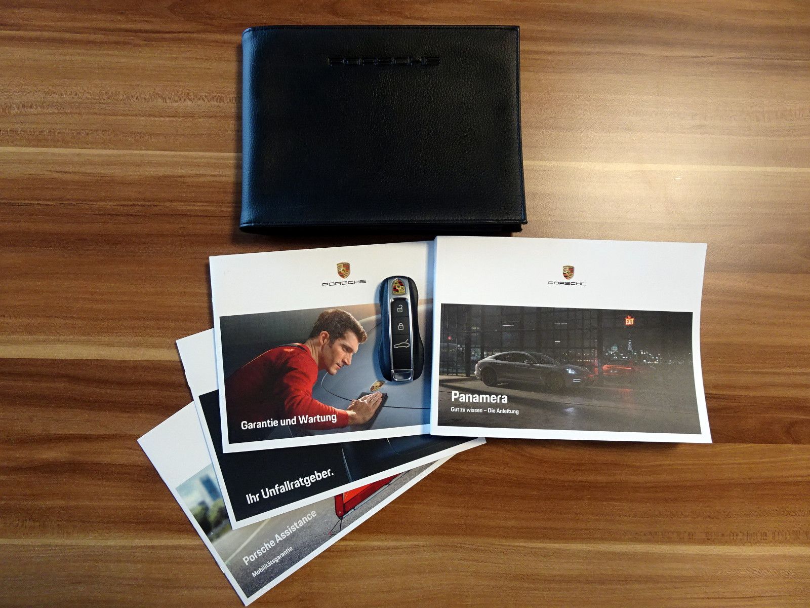 Porsche Panamera Sport Turismo 4 Platinum Edition/Design