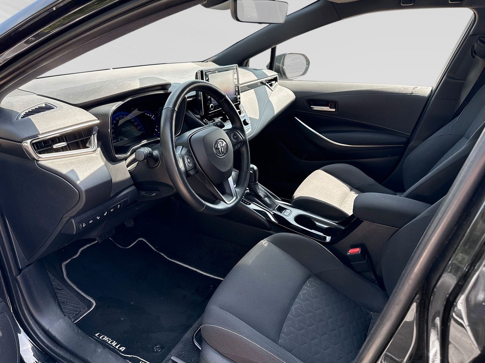 Toyota Corolla Touring Sports Hybrid - Samsaru's Car Outlet