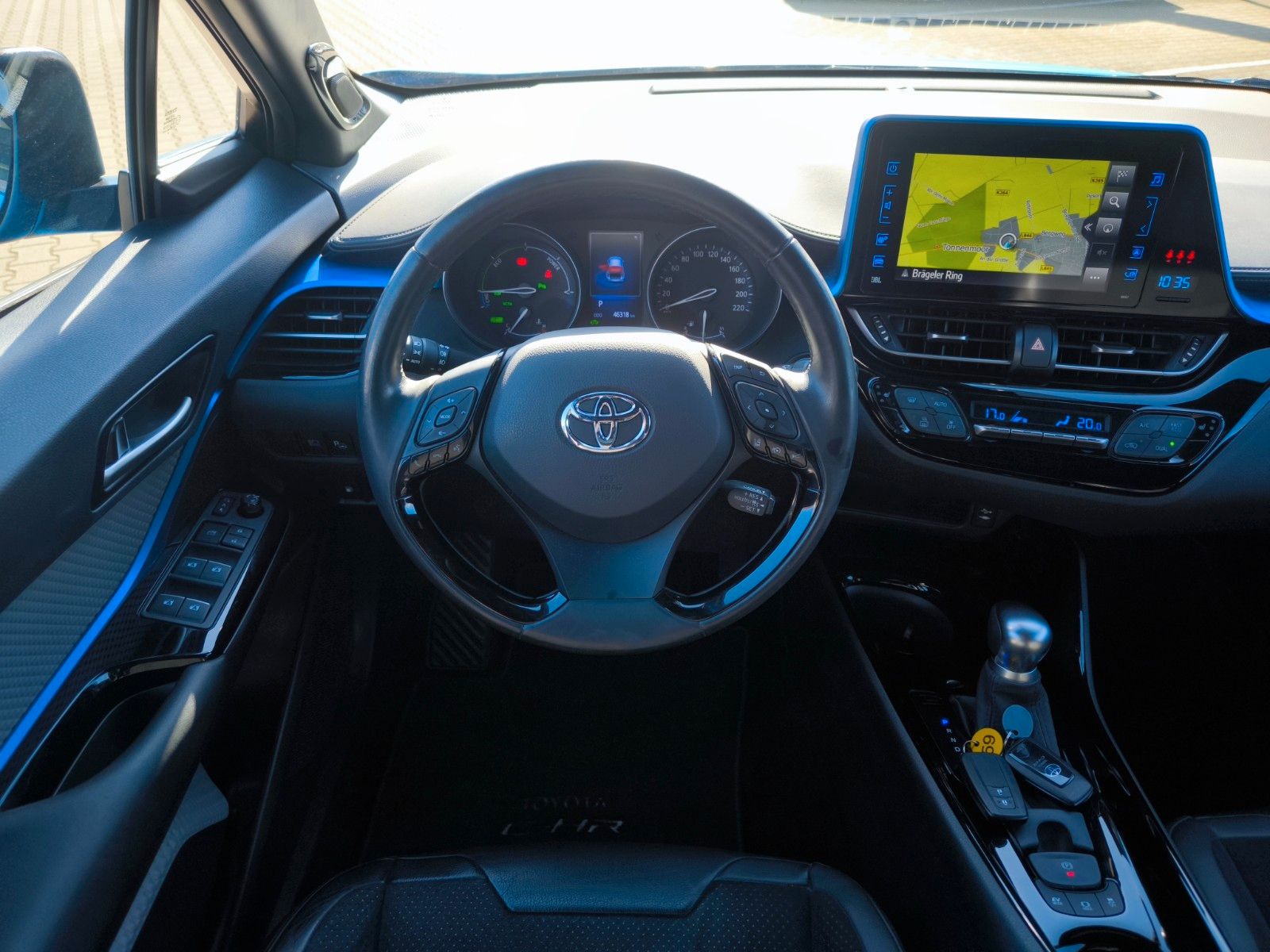 Toyota C-HR Hybrid Style Selection - Samsaru's Car Outlet