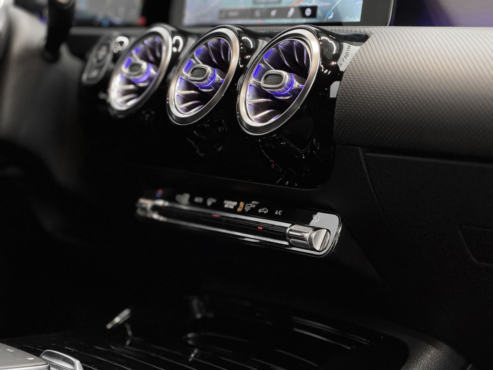 Mercedes-Benz A 35 AMG 4M - Samsaru's Car Outlet