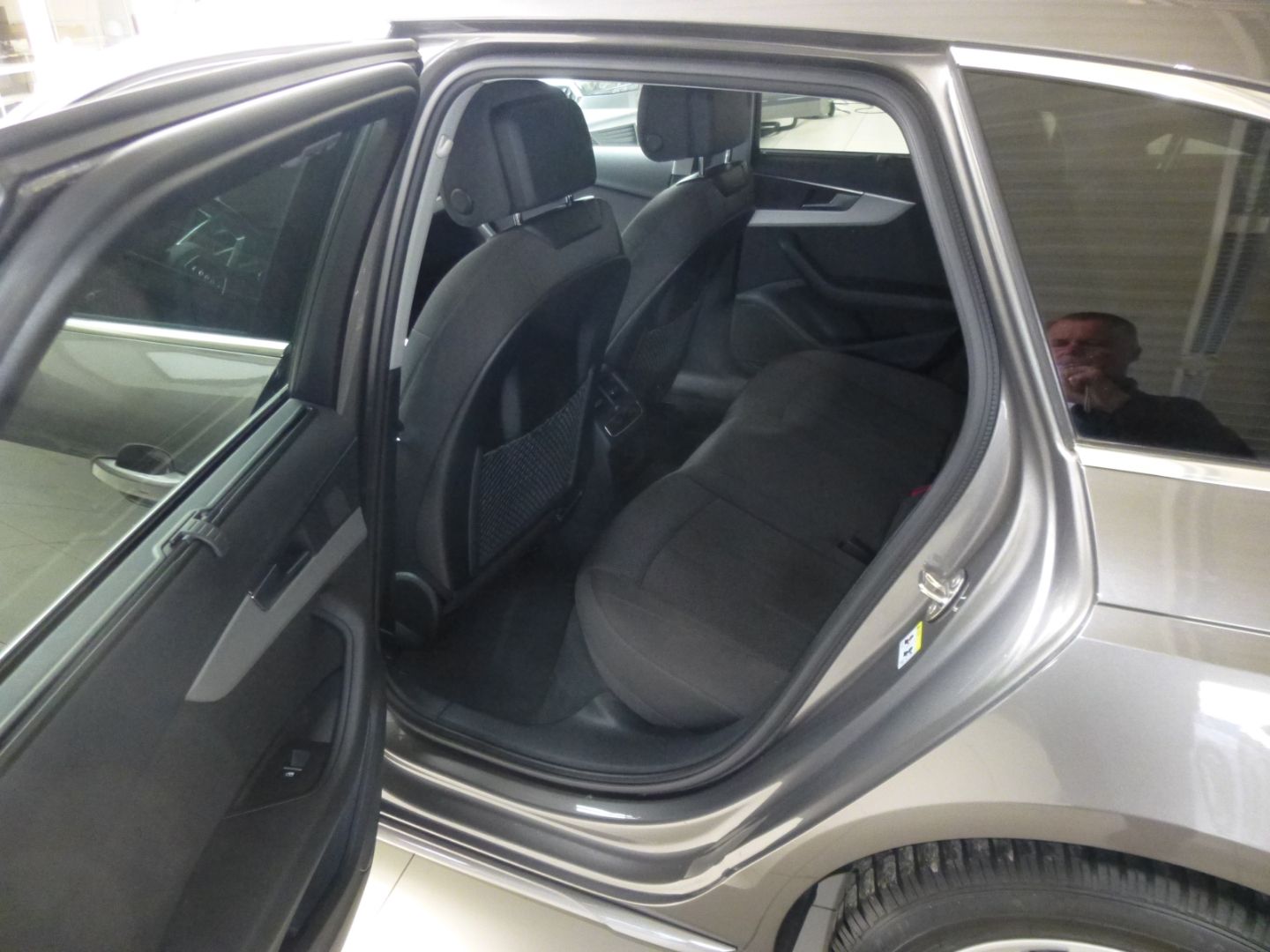 Audi A4 Avant 30 TDI advanced - Samsaru's Car Outlet
