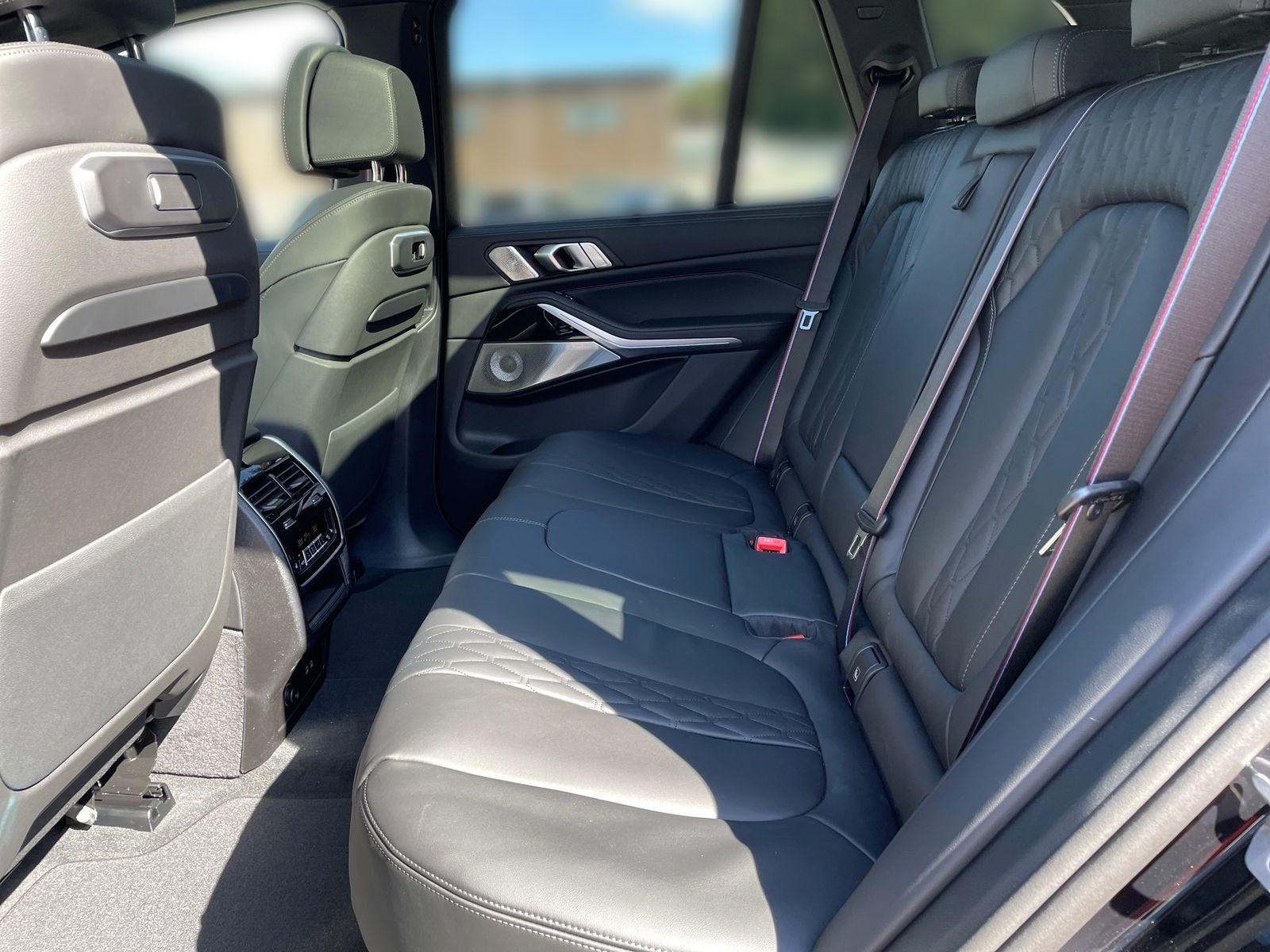 BMW X5 xDrive40d M Sport B&W KeyLess Pano STH AHK Ai
