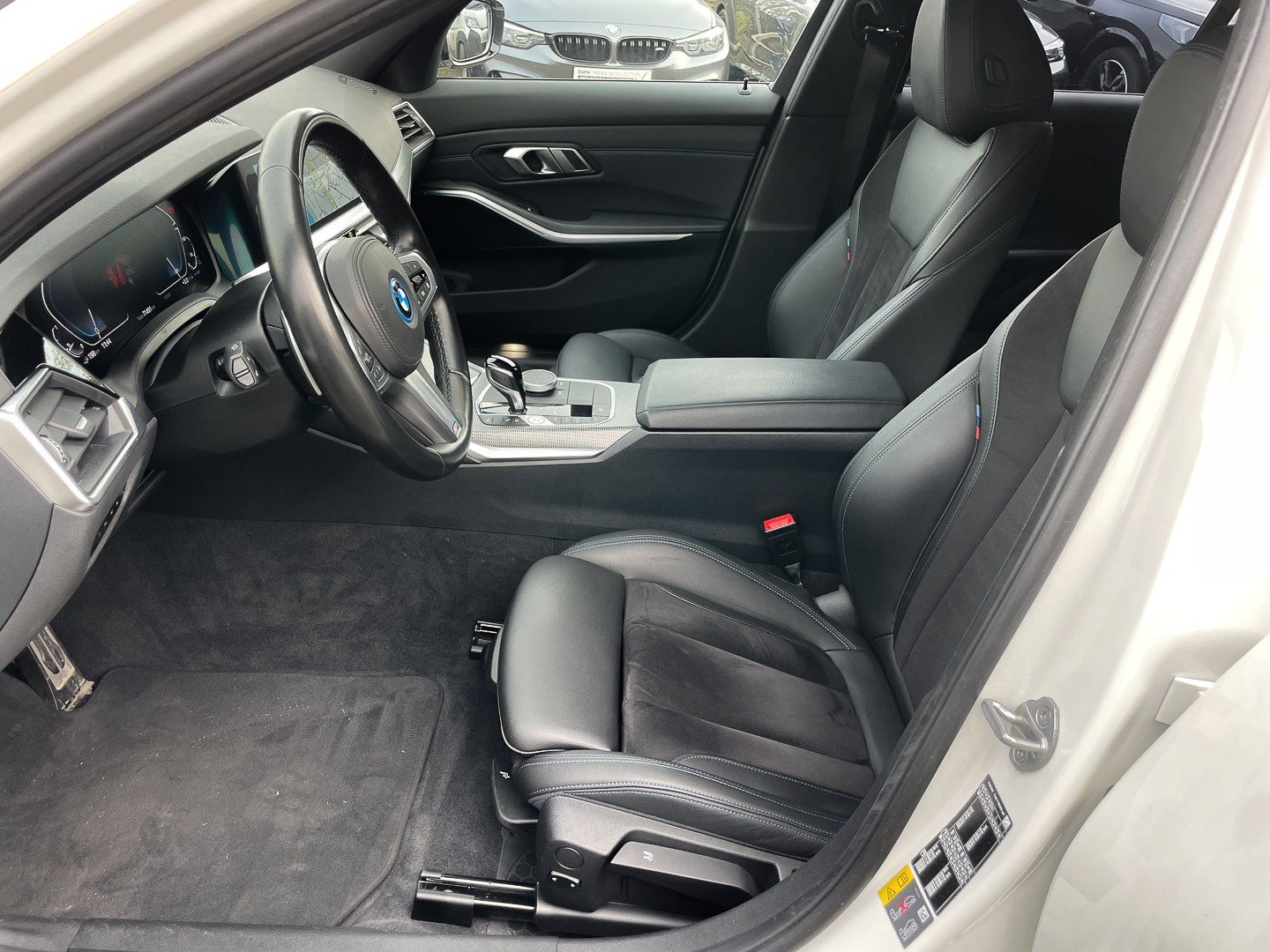 BMW 330e Touring M Sport - Samsaru's Car Outlet