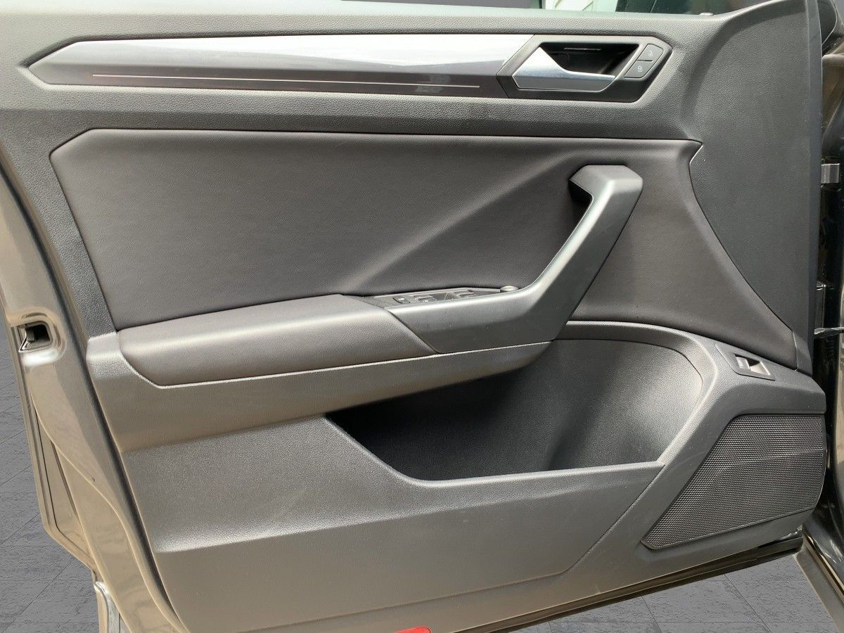 Volkswagen T-Roc 1.5TSI DSG R-LINE - Samsaru's Car Outlet