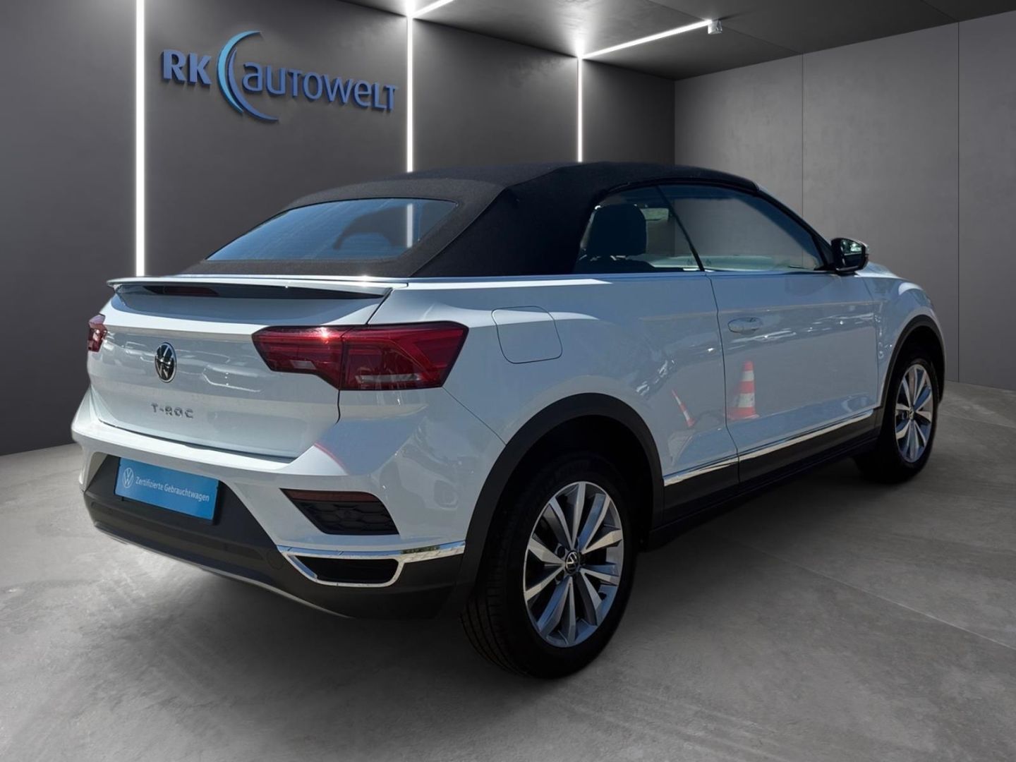 Volkswagen T-Roc Style 1.5 TSI - Samsaru's Car Outlet