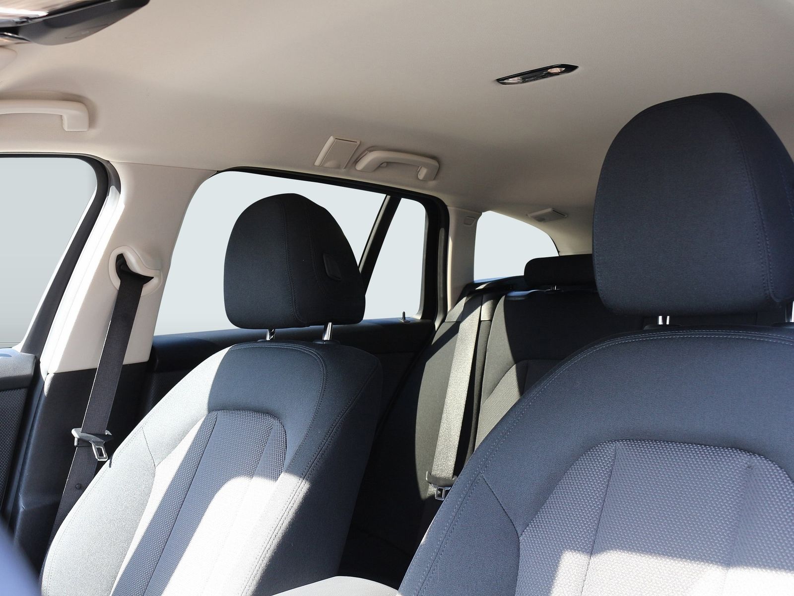 BMW 330e Touring Advantage - Samsaru's Car Outlet