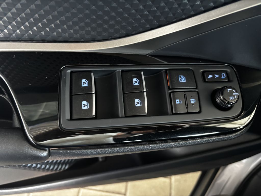 Toyota C-HR Hybrid - Samsaru's Car Outlet