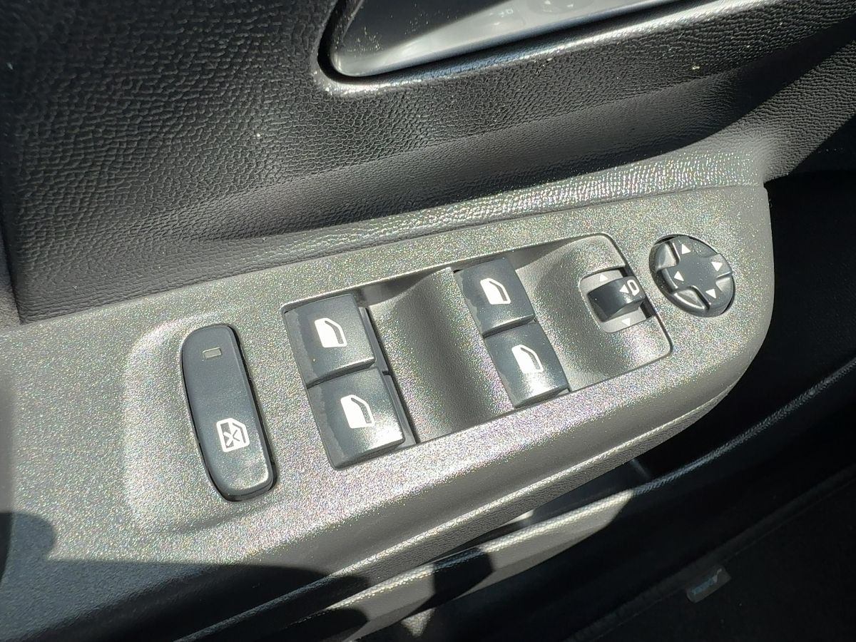 Opel Corsa F Ultimate - Samsaru's Car Outlet