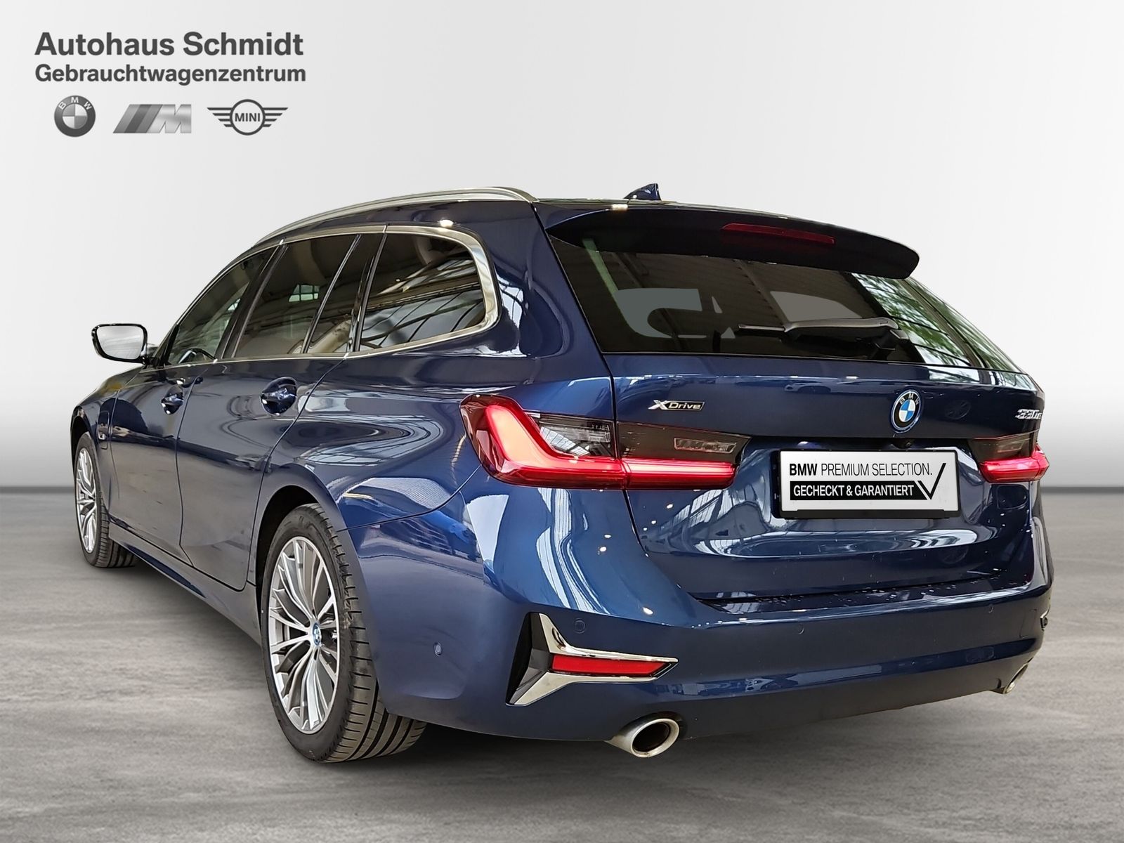 BMW 330e xDrive Touring LuxuryLine - Samsaru's Car Outlet