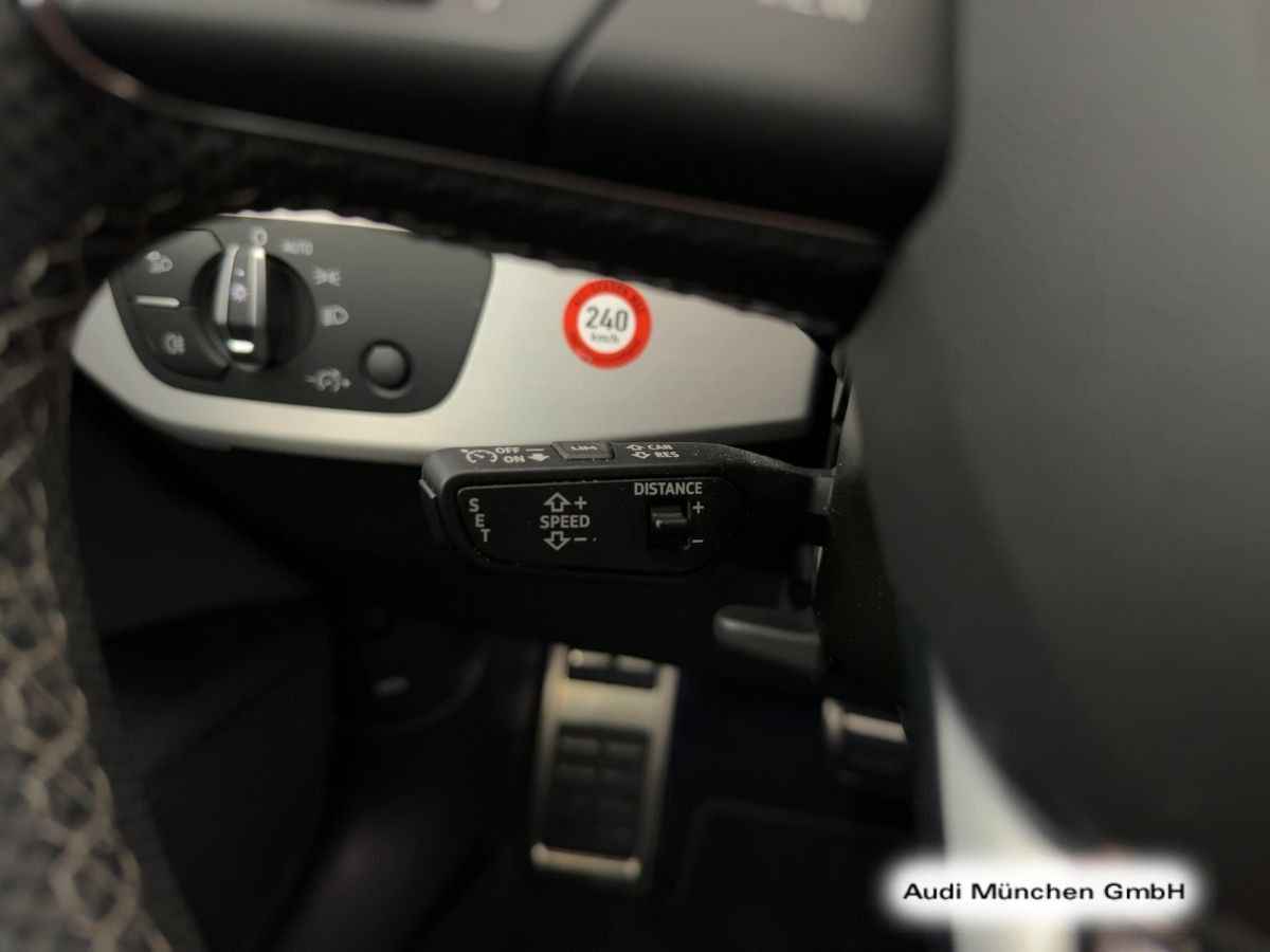 Audi A4 Avant 40 TFSI S tronic S line - Samsaru's Car Outlet