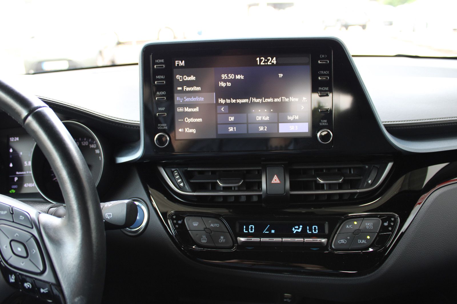 Toyota C-HR 2.0 Hybrid - Samsaru's Car Outlet