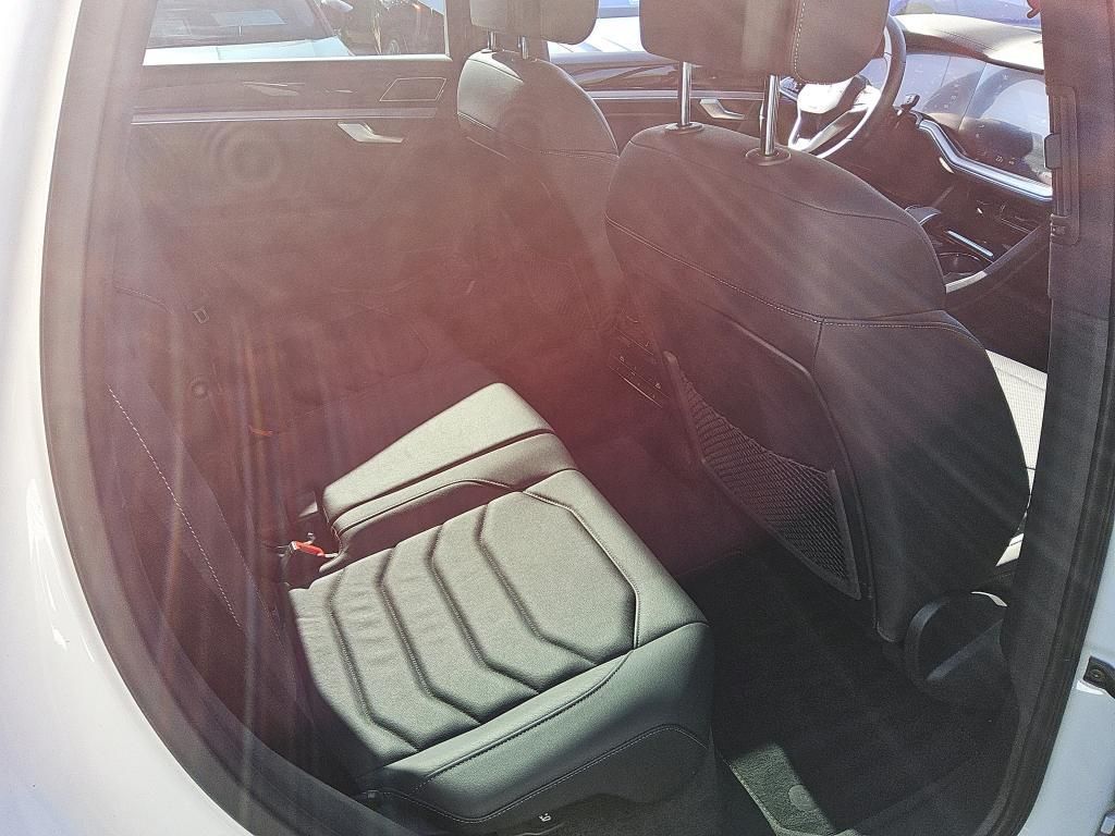 Volkswagen TOUAREG 3.0TDi R-LINE BLACK - Samsaru's Car Outlet