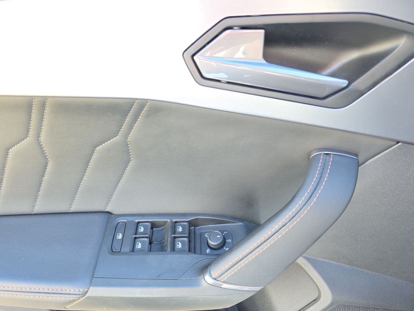 Cupra Leon Sportstourer 1.5 eTSI - Samsaru's Car Outlet