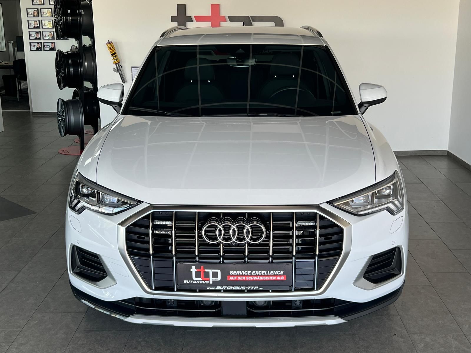 Audi Q3 40 TDI quattro - Samsaru's Car Outlet