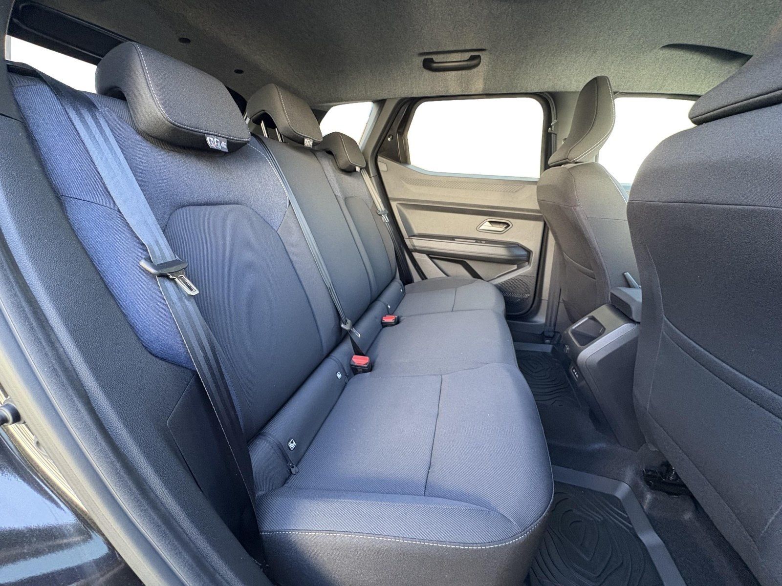 Dacia Duster JOURNEY Hybrid 140 - Samsaru's Car Outlet