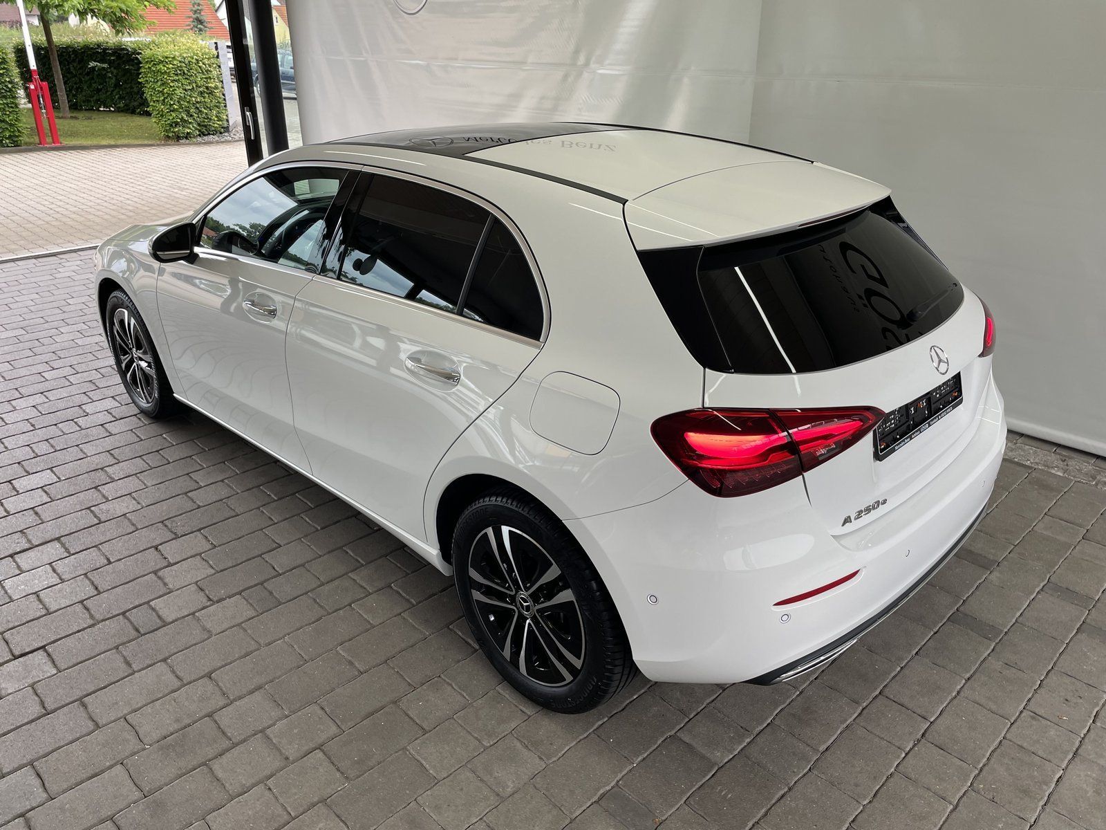 Mercedes-Benz A 250 e ProgAdvPlus - Samsaru's Car Outlet
