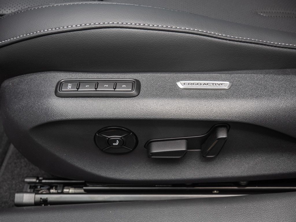 Volkswagen Passat Variant 1.5 TSI eHybrid Elegance AHK ACC