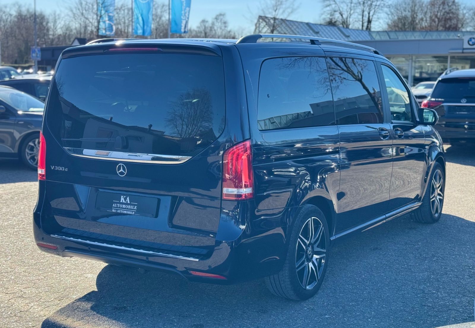 Mercedes-Benz V 300 d Exclusive - Samsaru's Car Outlet