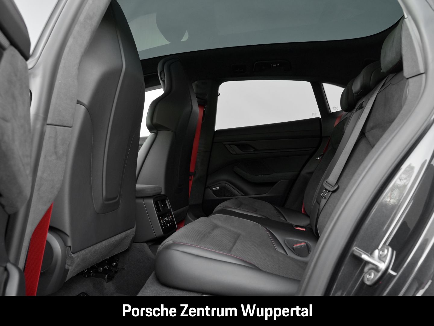 Porsche Taycan GTS Sport Turismo Active-Ride LED-Matrix