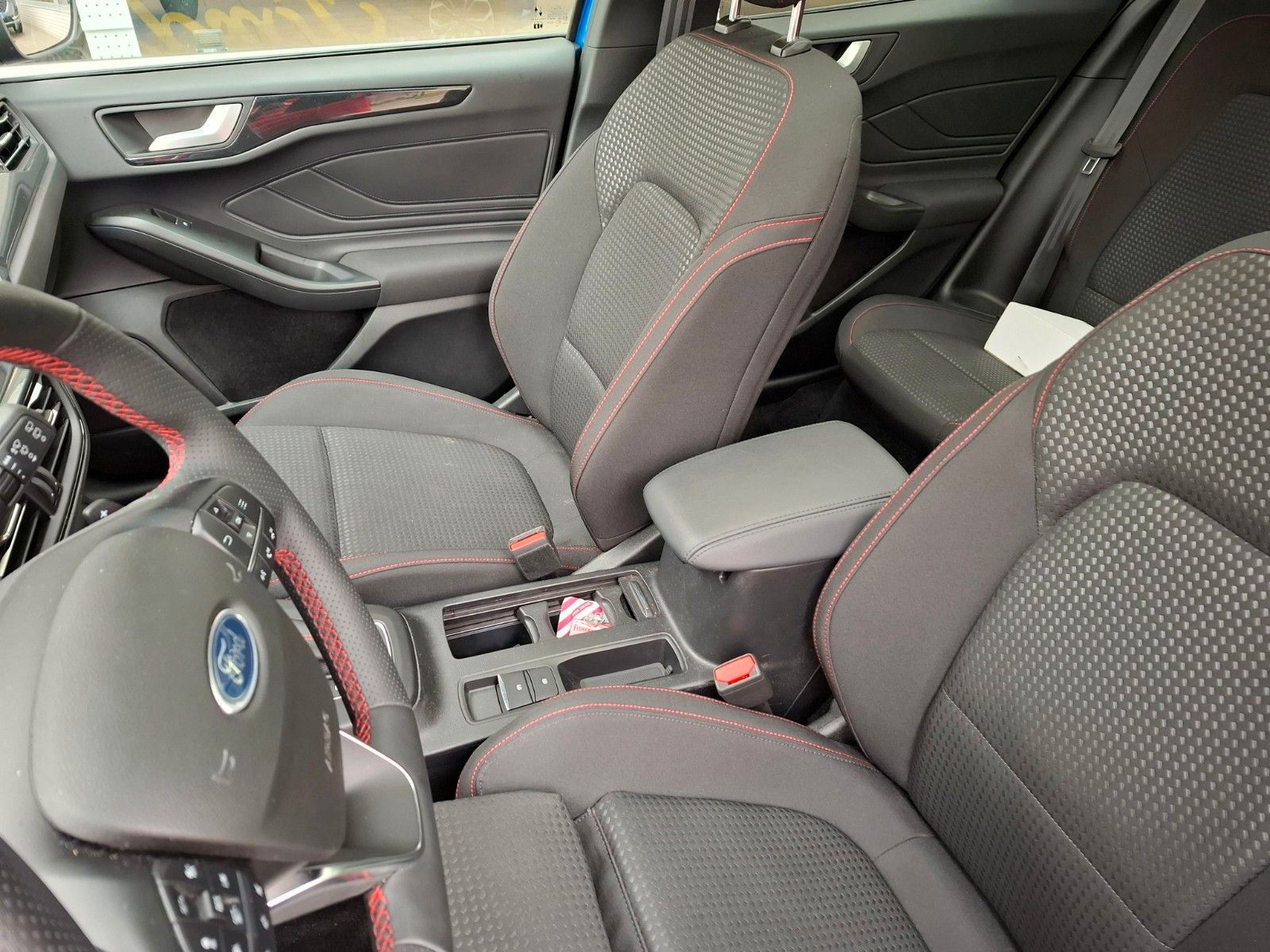 Ford Focus 1,0 EcoB. Hyb. 5-trg. ST-Line *Autom., PD*