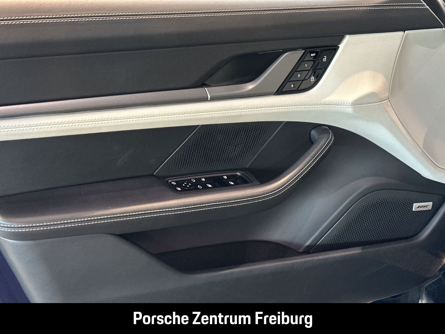 Porsche Taycan Turbo HA-Lenkung InnoDrive Head-Up BOSE