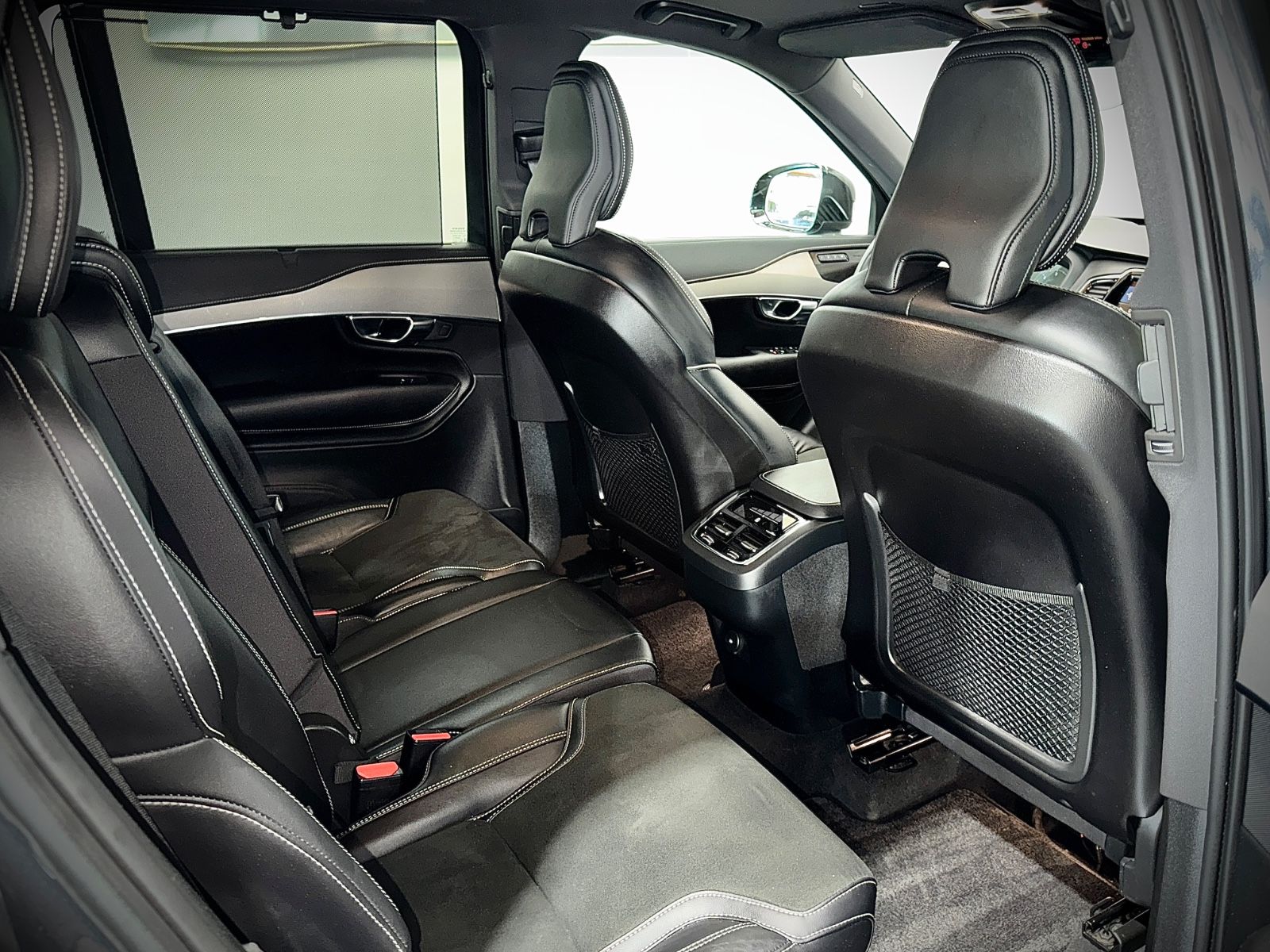 Volvo XC90 R-Design AWD - Samsaru's Car Outlet