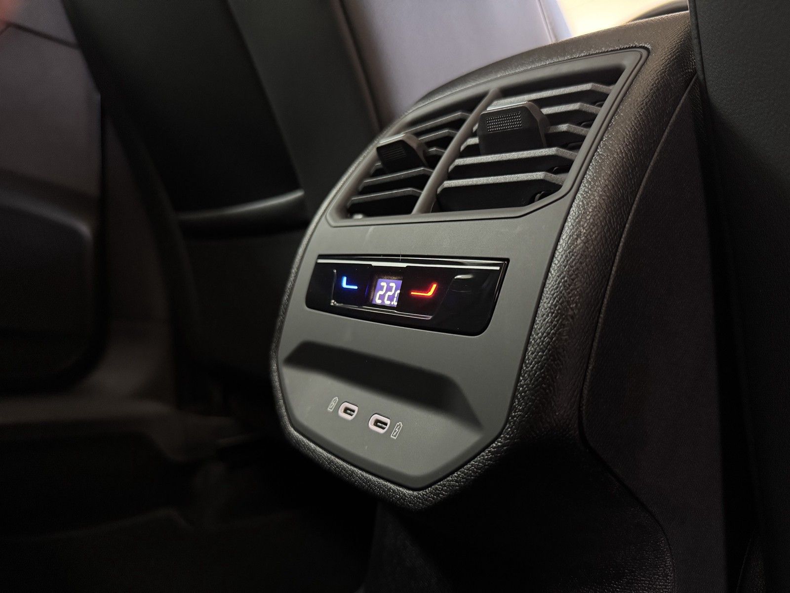 Cupra Leon Sportstourer VZ 4Drive - Samsaru's Car Outlet