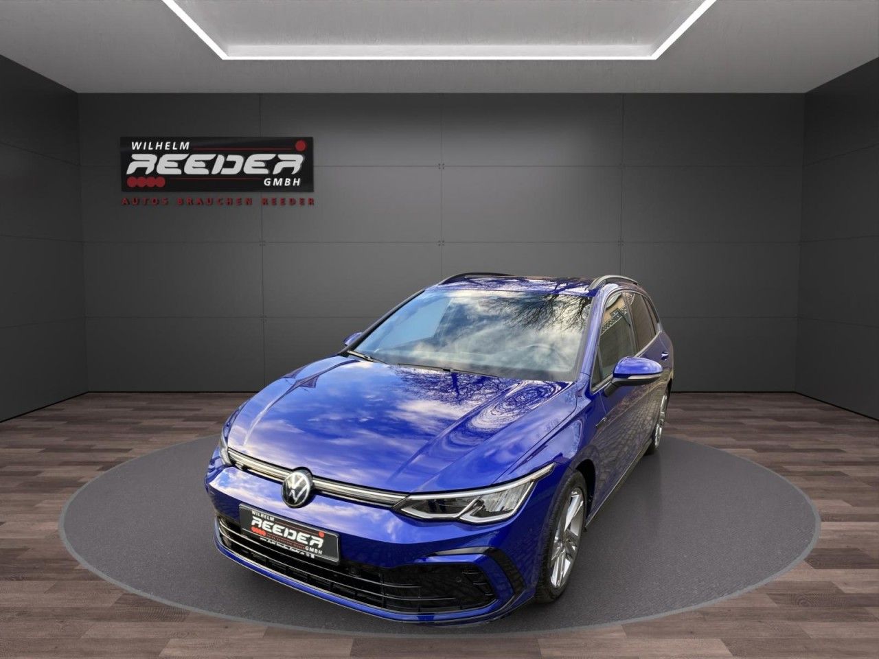 Volkswagen Golf VIII 1.5 eTSI DSG R-Line - Samsaru's Car Outlet