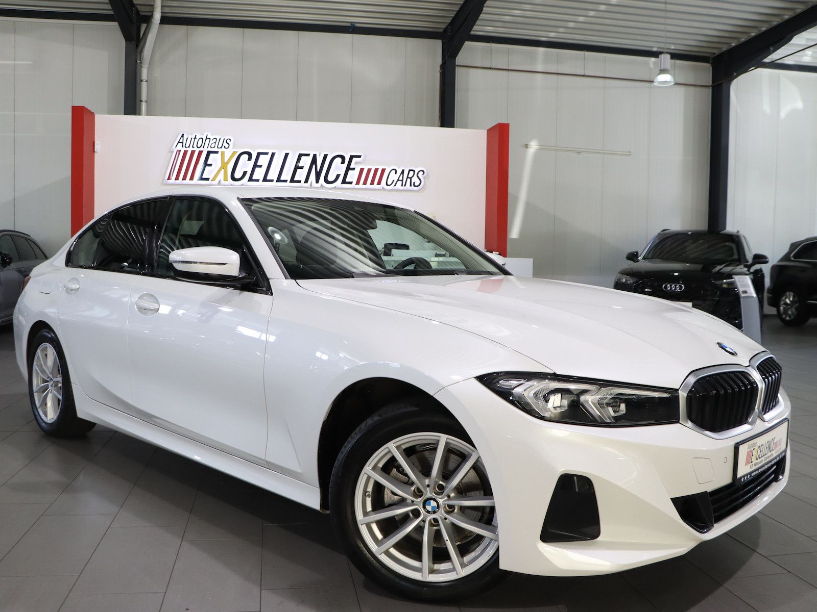 BMW 320d LIMOUSINE xDrive BUSINESS / CURVED / LED
