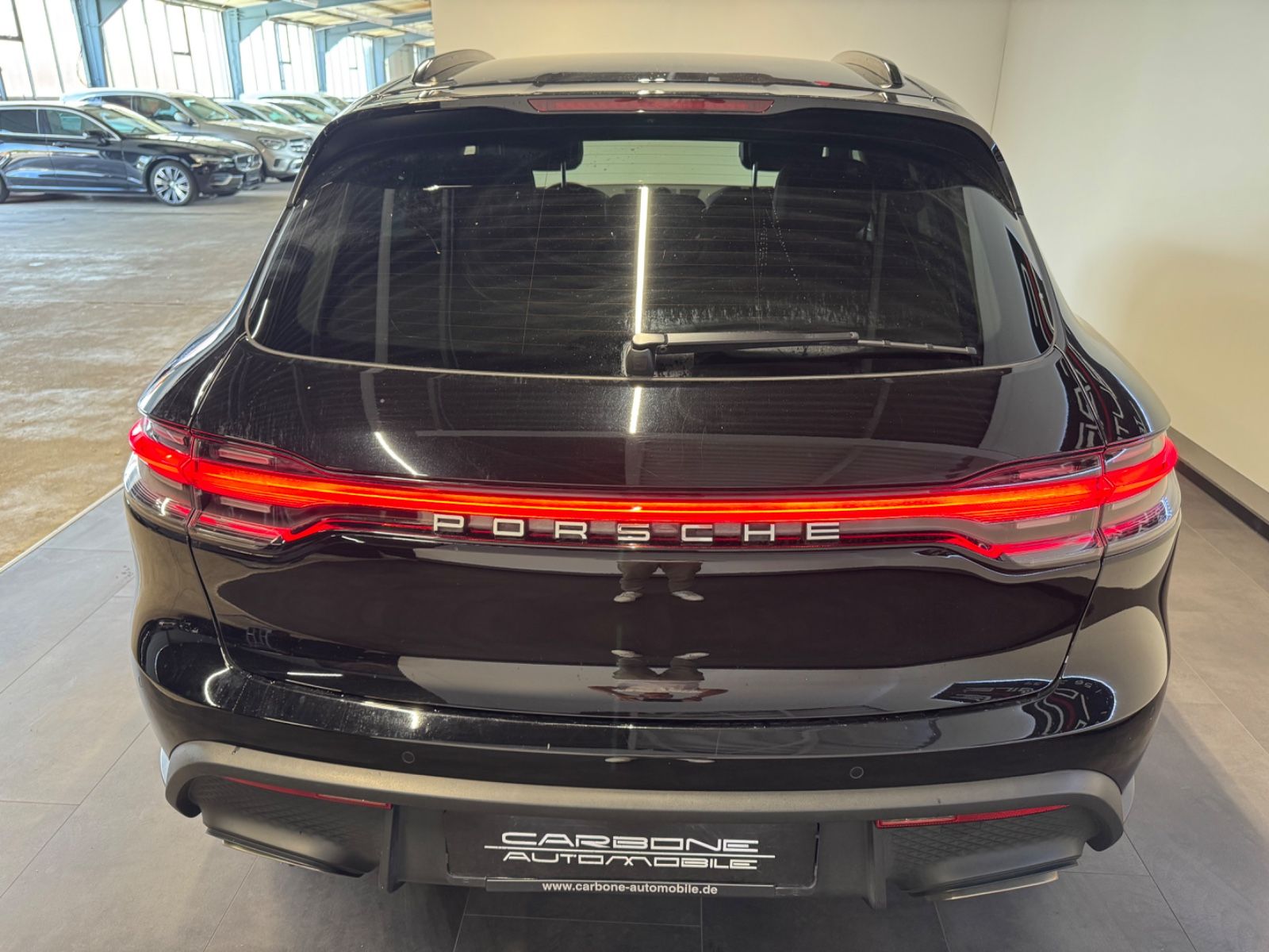 Porsche Macan - Samsaru's Car Outlet