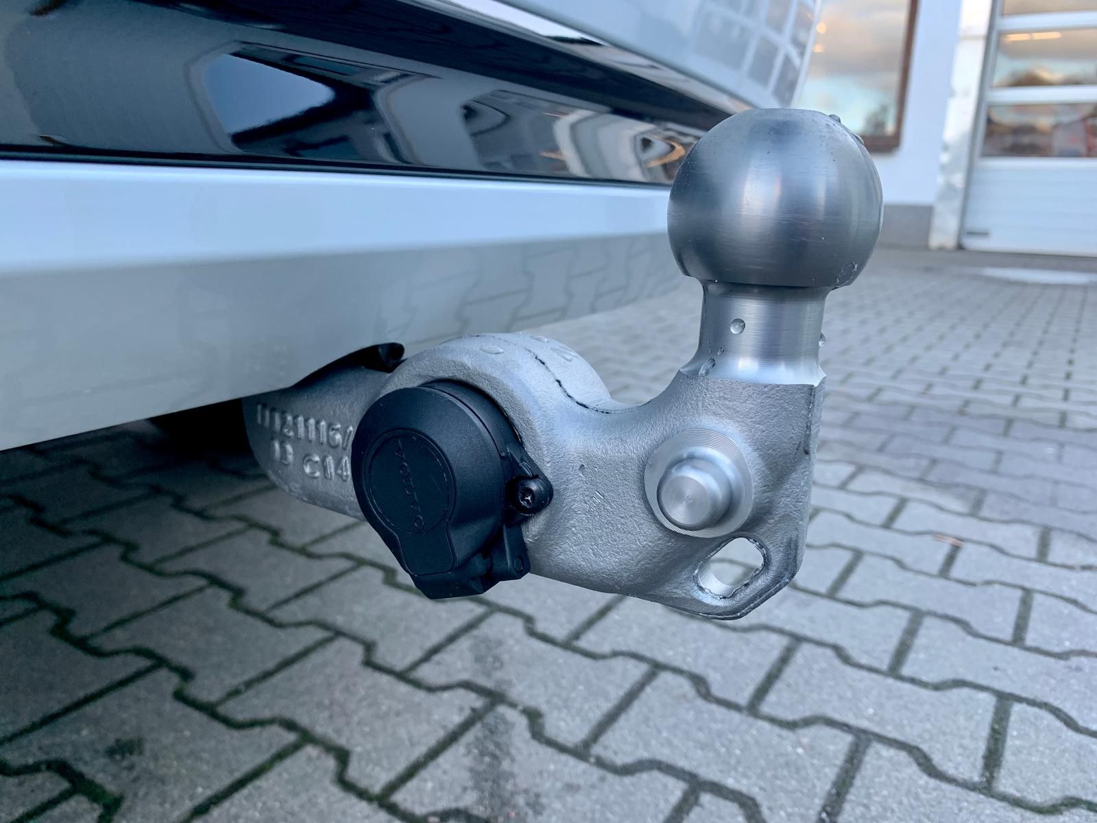Volvo XC90 B5 AWD Plus Dark 360 AHK PANO STDHZ