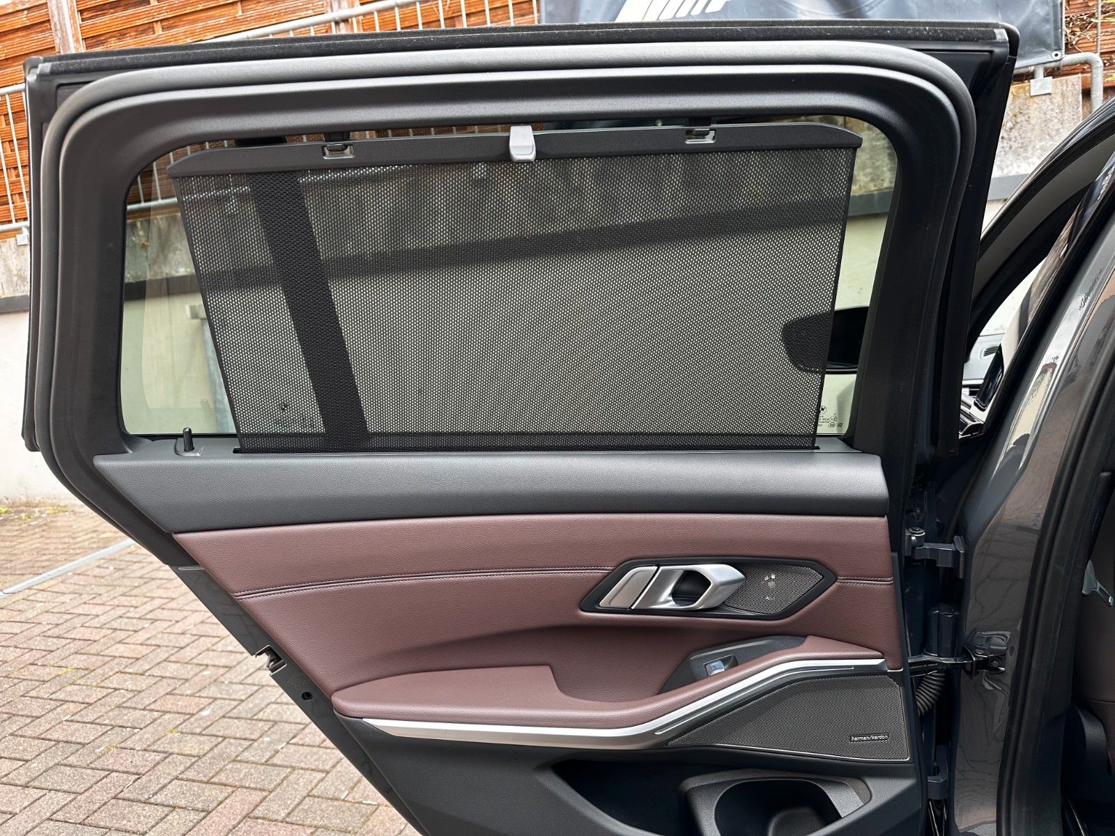 BMW 330d xDrive M Sport PANO*AHK*StandH*H&K*AdapLED