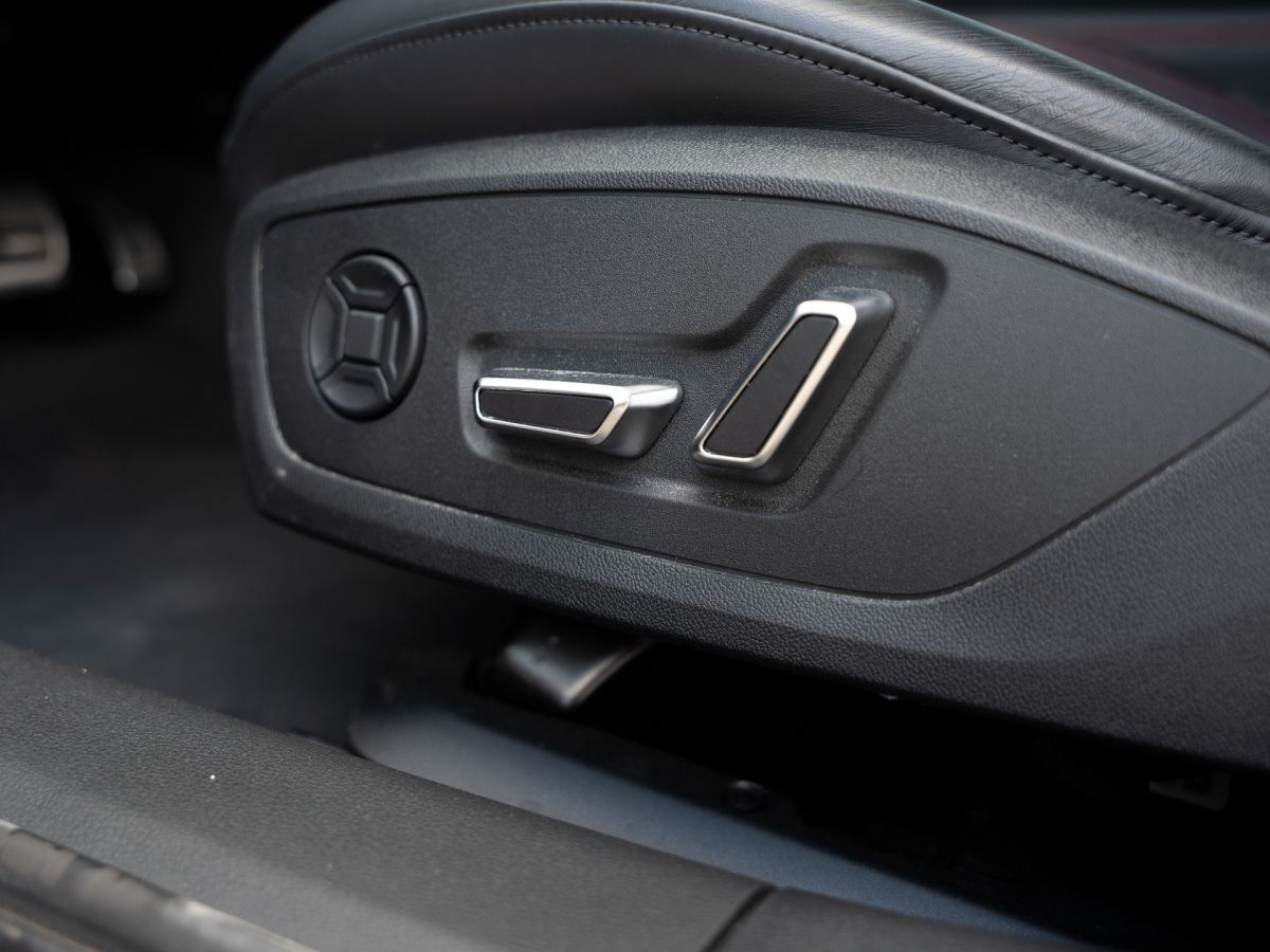 Audi A6 55 3.0 TFSI quattro Avant s line - Samsaru's Car Outlet