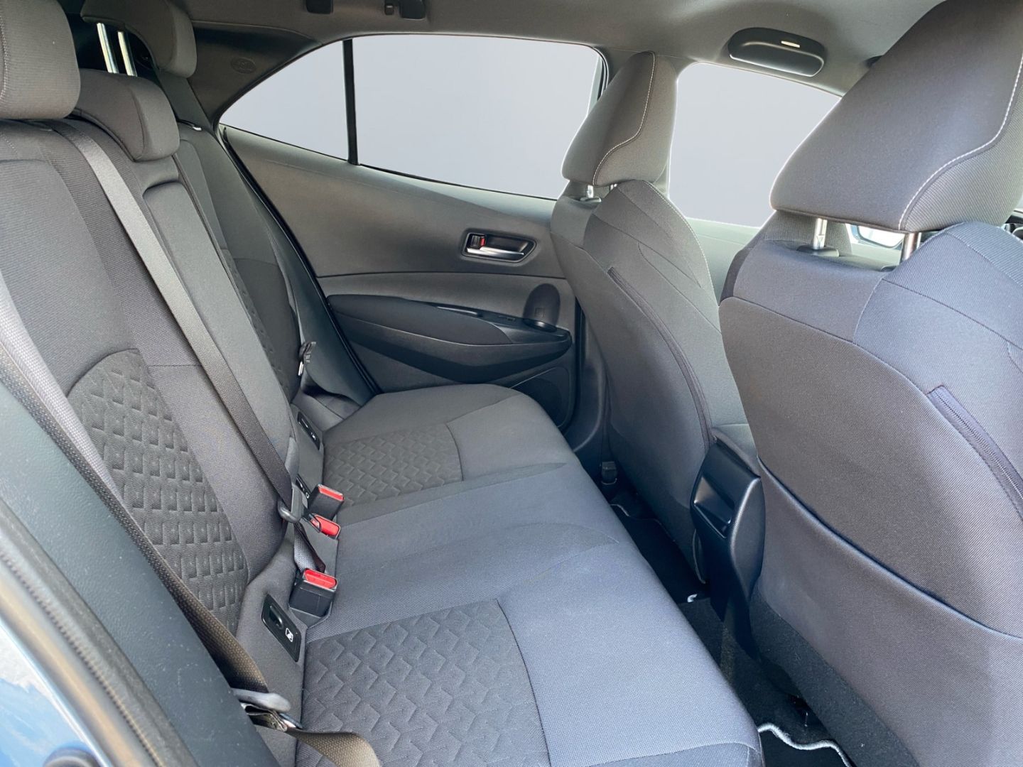 Toyota Corolla 2.0 Hybrid Club - Samsaru's Car Outlet