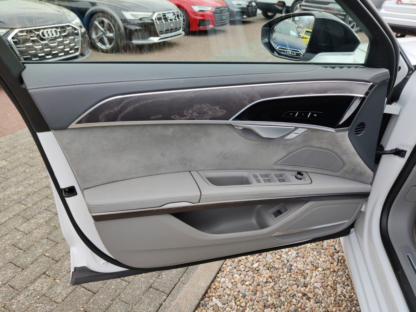 Audi A8 50 TDI L quattro - Samsaru's Car Outlet