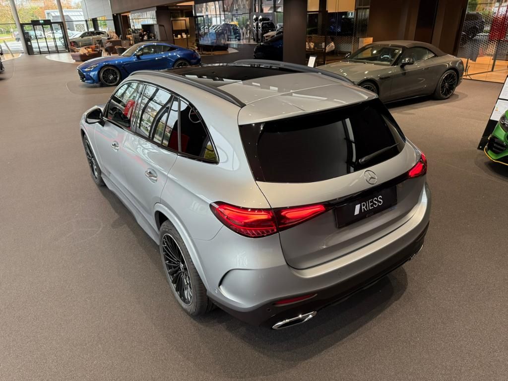 Mercedes-Benz GLC 300 AMG+PANO+AHK+DISTRONIC+KEYL+BURM+DIGI L+