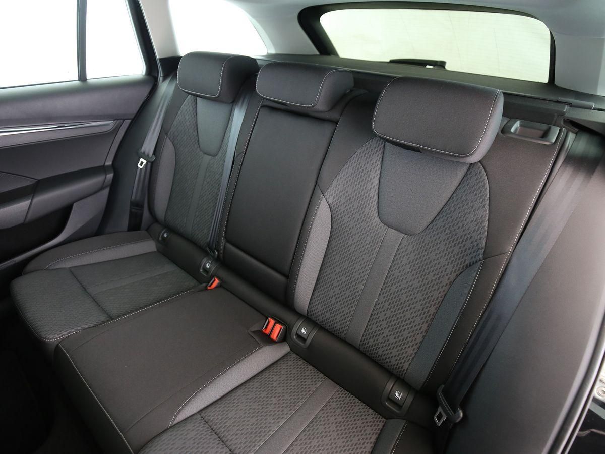 Skoda Octavia Combi Style iV - Samsaru's Car Outlet