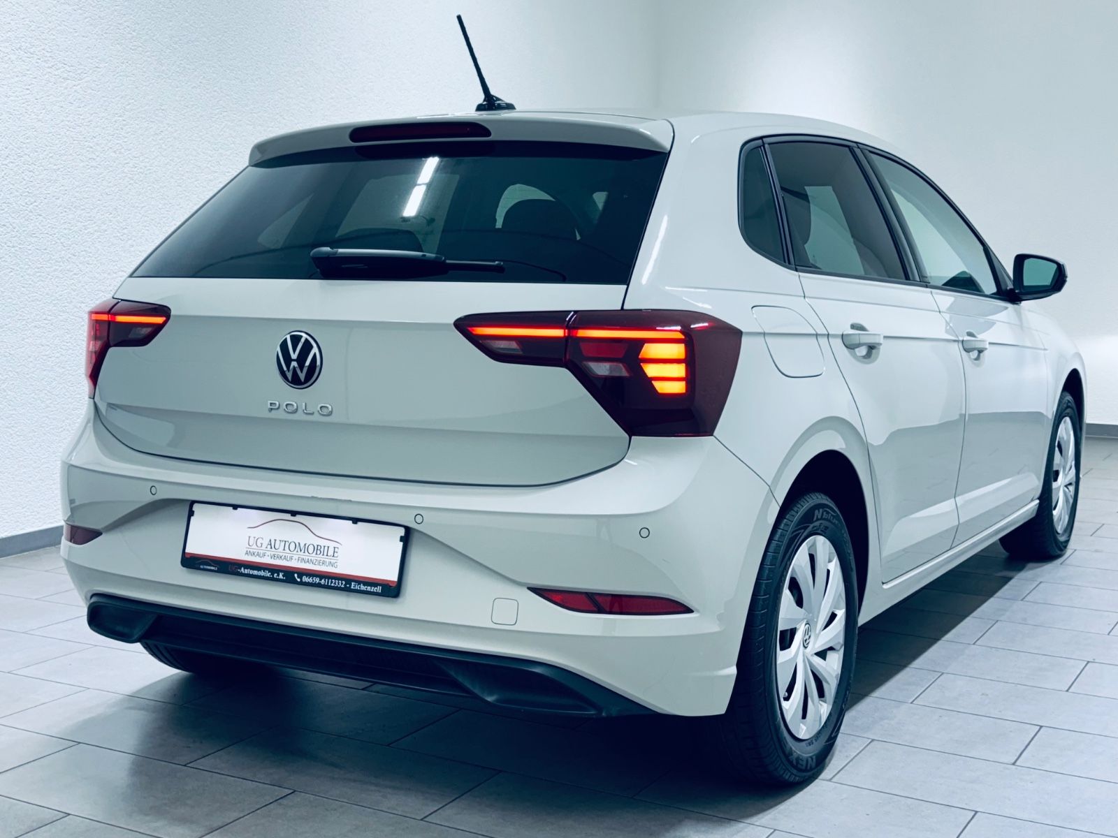 Volkswagen Polo VI Life 1.0 TSI - Samsaru's Car Outlet