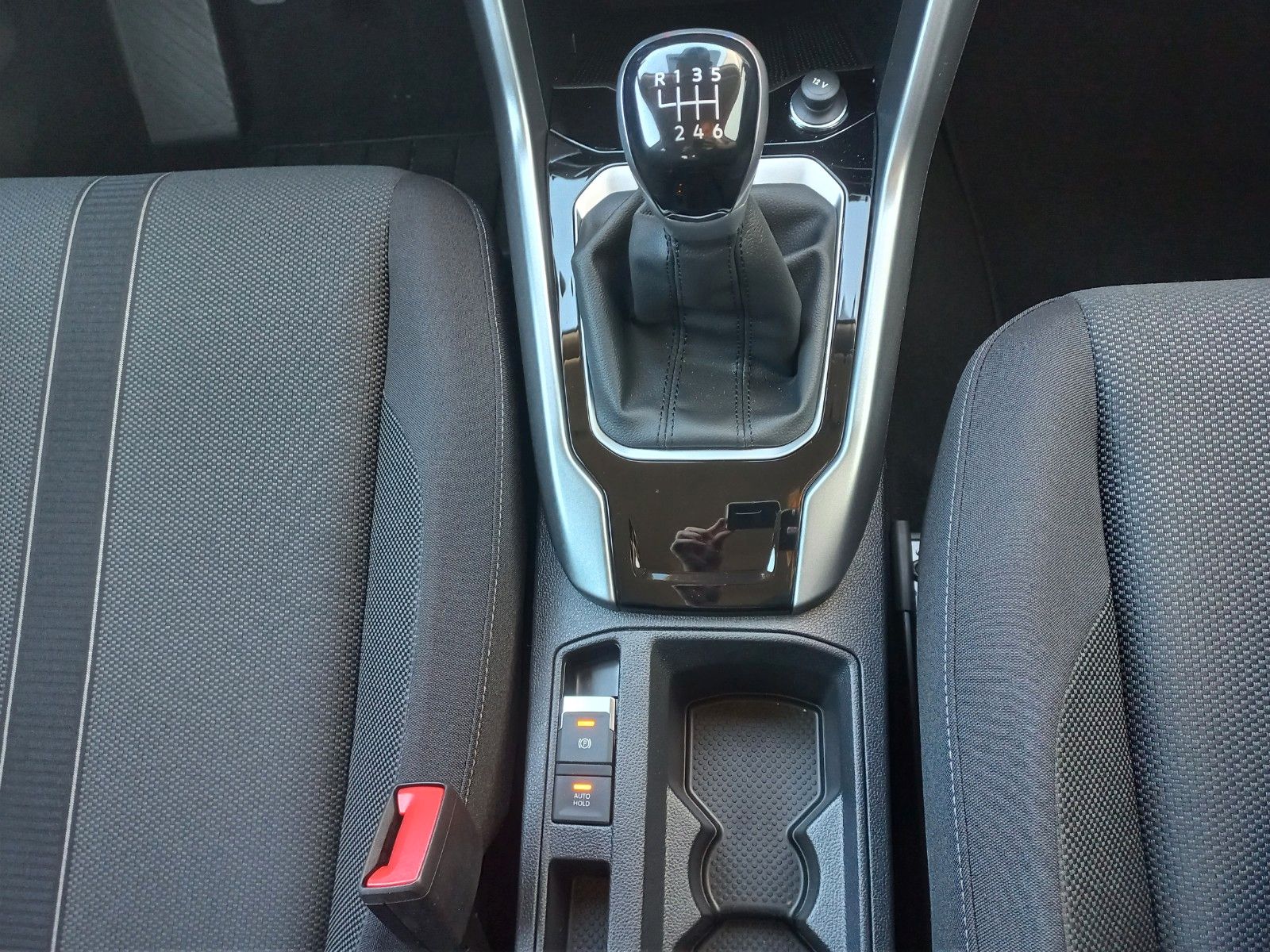 Volkswagen T-Roc Life - Samsaru's Car Outlet