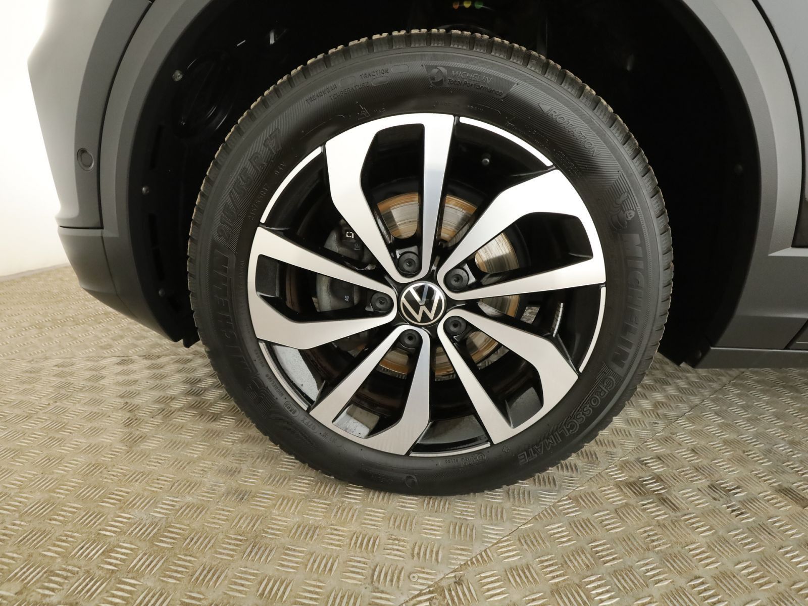 Volkswagen T-Roc 1.0 TSI Style - Samsaru's Car Outlet