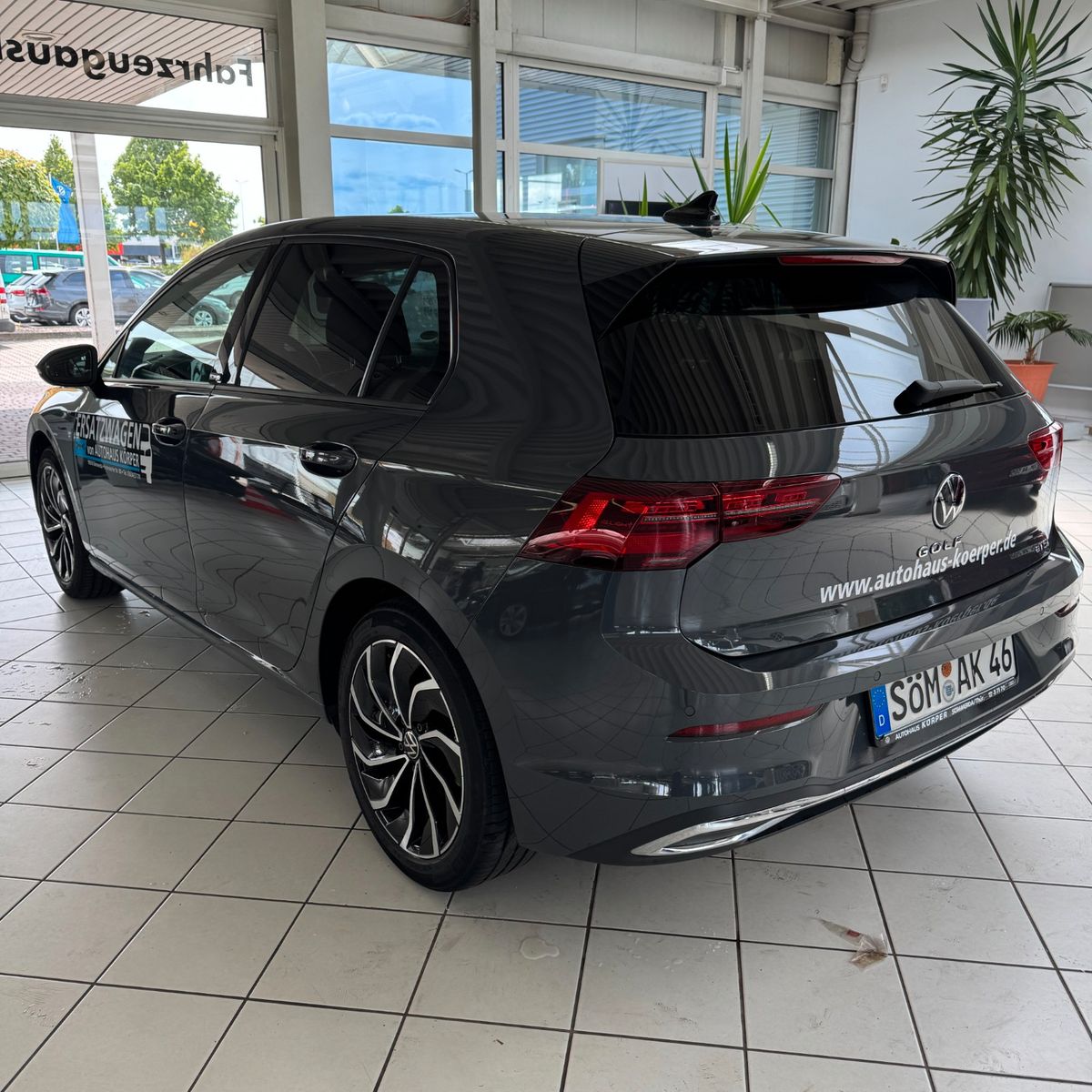 Volkswagen Golf VIII Lim. Life 1.5 eTSI - Samsaru's Car Outlet