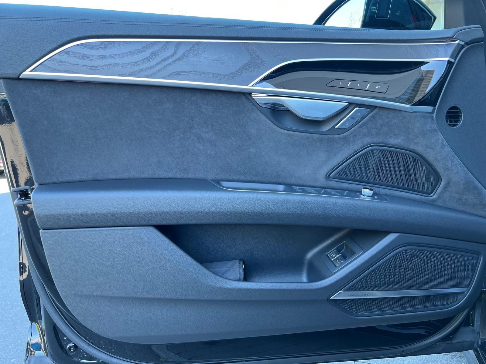 Audi A8 60 TFSIe QUATTRO Lang - Samsaru's Car Outlet