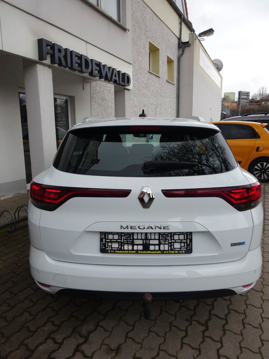 Renault Megane Grandtour Zen E-Tech Plug-in Hybrid - Samsaru's Car Outlet