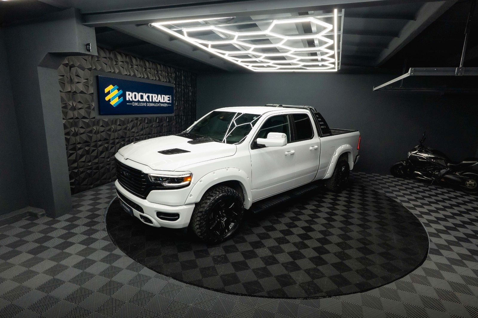 Dodge RAM 5.7 V8 HEMI 4x4 OFFROAD LONGBED Limited 19%